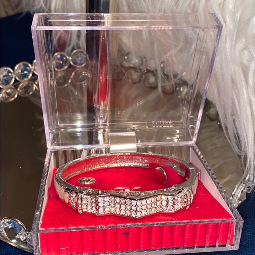 Sparkling Blinged out 3-layer zigzag bracelets!